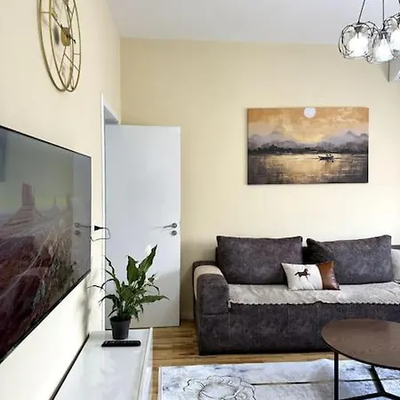 Sol - 2 Bedrooms Daire *